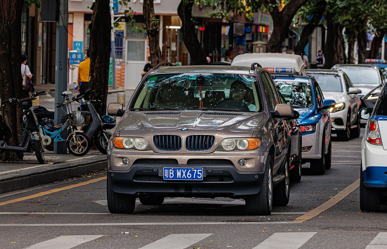 Почему эксперты считают, что новая версия BMW X5 меняет подход к премиум-кроссоверам